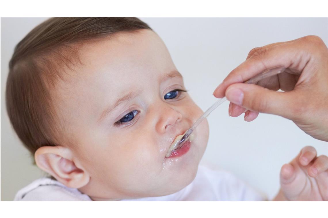 Warum brauchen Babys zusätzlich Vitamin D? Die richtige Baby-Ernährung sollte in Abstimmung mit dem Kinderarzt erfolgen.