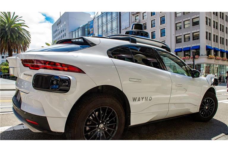 Die Robotaxis von Waymo gehören in San Francisco zum Stadtbild. (Archivbild)