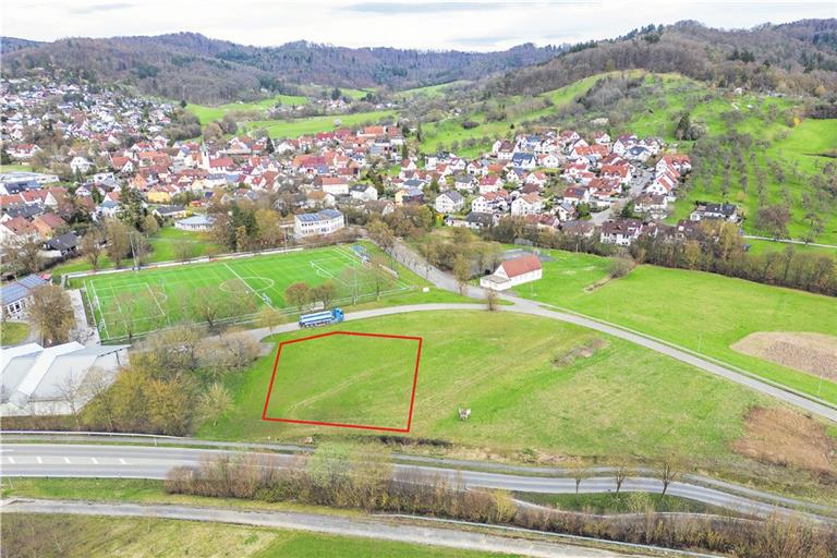 Die rot umrandete Fläche zeigt in etwa den Standort des neuen Netto-Markts im Bereich Bruckwiesen in Oberbrüden. Foto: Alexander Becher