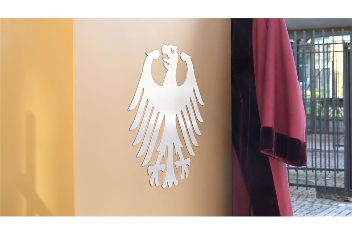 Die rote Robe ist seit Jahrzehnten Amtstracht an Deutschlands obersten Gerichtshöfen.