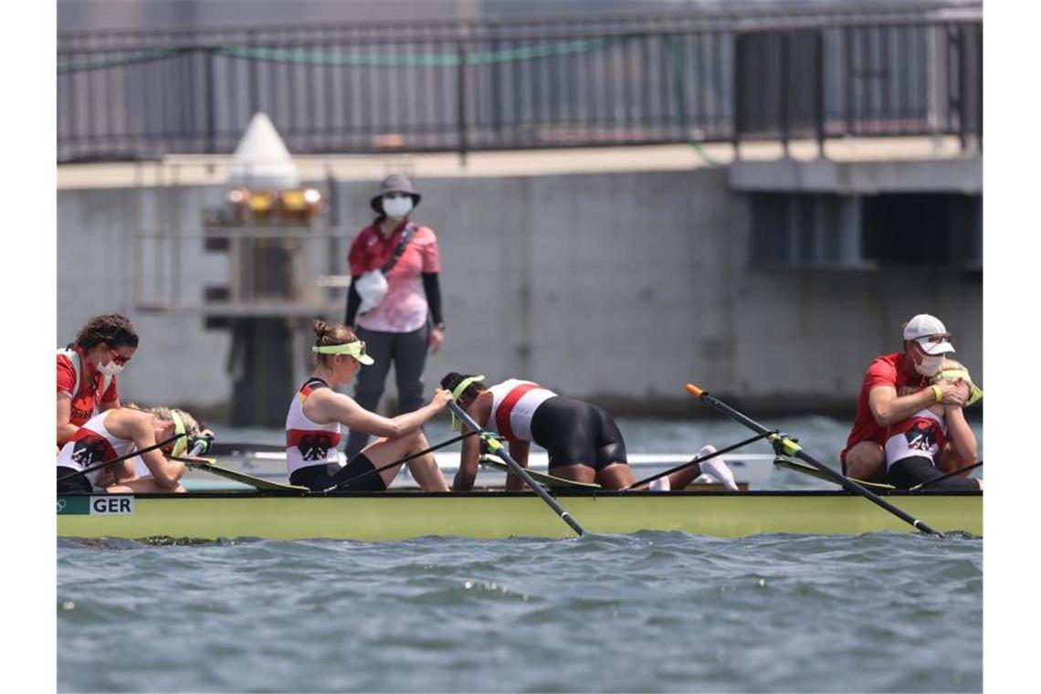 Die Ruderinnen des Doppelvierers waren nach dem fünften Platz im Finale sehr enttäuscht. Foto: Jan Woitas/dpa-Zentralbild/dpa