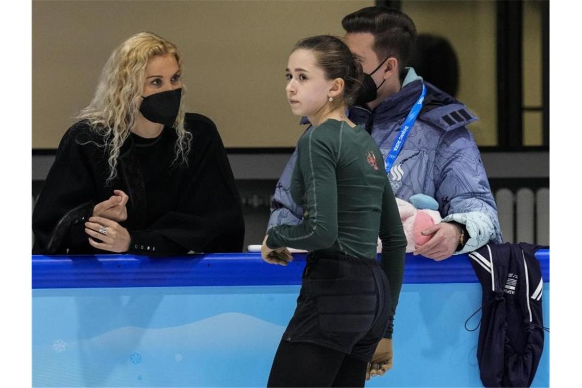 „Fehler des Systems“: Der Doping-Krimi um Kamila Walijewa Die russische Eiskunstläuferin Kamila Walijewa beim Training. Foto: Bernat Armangue/AP/dpa