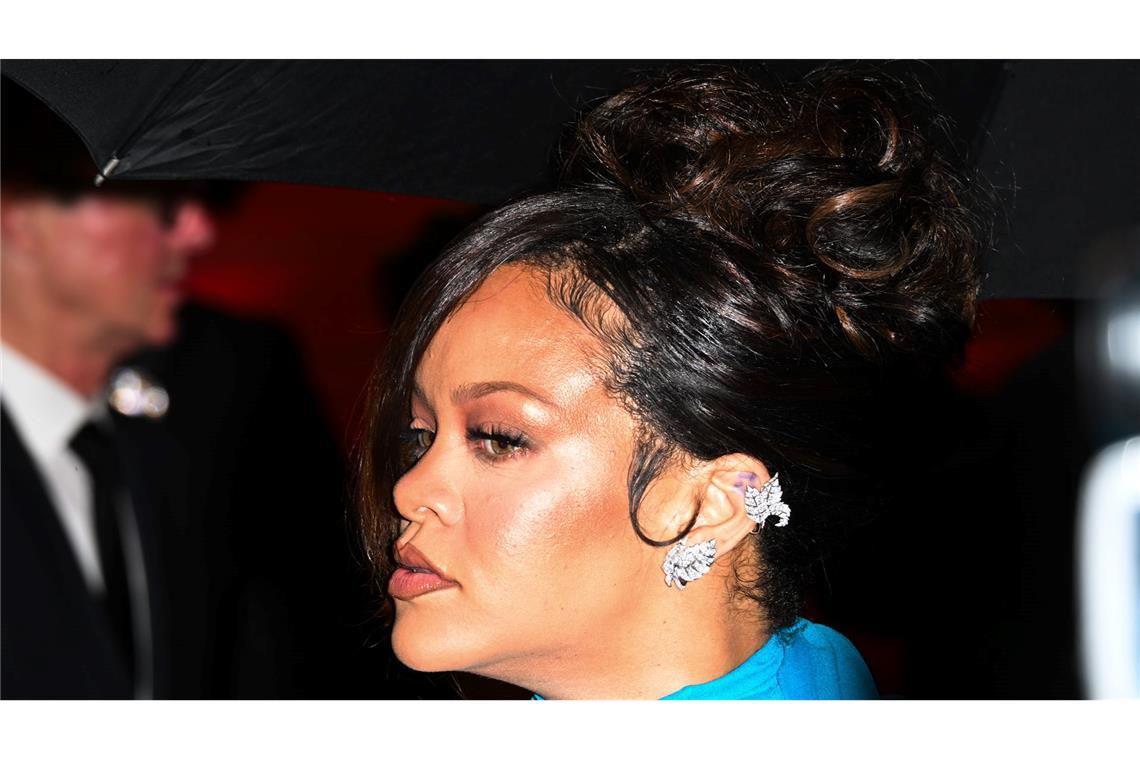 Die Sängerin sei zu Hause gewesen, es sei aber niemand verletzt worden, teilte die Polizei in Los Angeles (LAPD) mit.