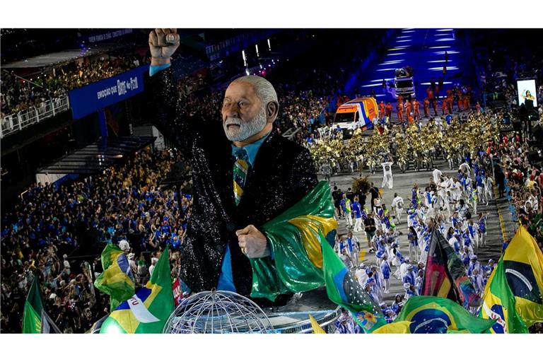 Die Sambaschule "Acadêmicos de Niterói" würdigte Präsident Lula mit ihrem Auftritt.