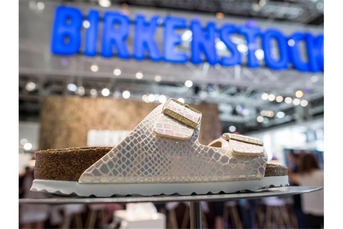 Die Sandalen des Herstellers Birkenstock sind weltweit bekannt. Foto: Maja Hitij/dpa/Archiv