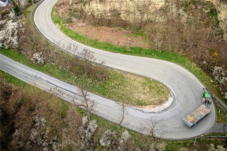 Die Sanierung war notwendig; die Straße hatte erhebliche Schäden. Archivfoto: Alex Becher