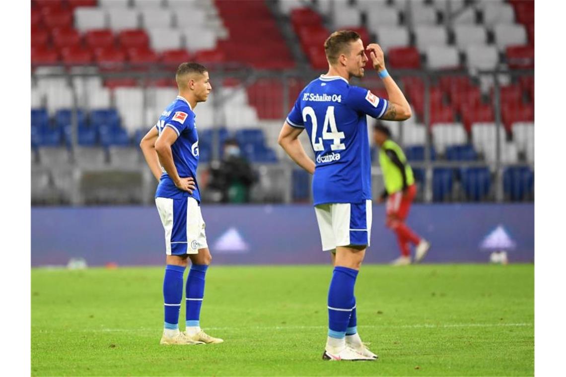 Die Schalker waren gegen die Bayern chancenlos. Foto: Matthias Balk/dpa