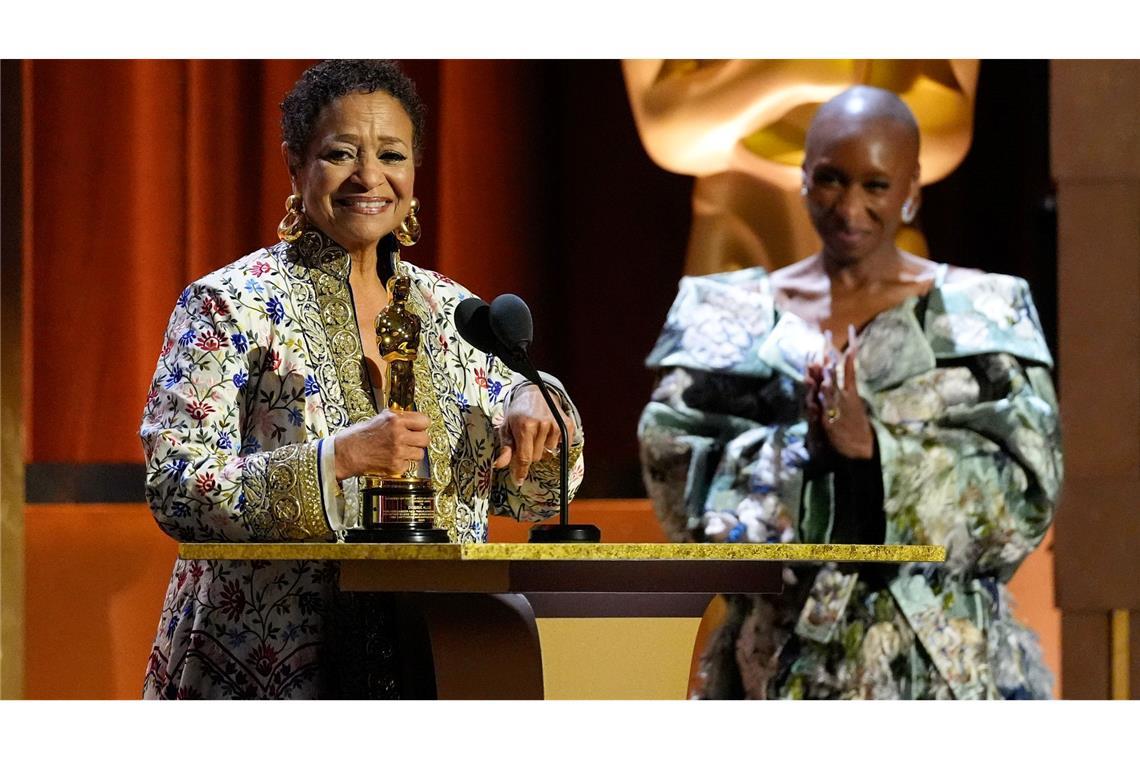 Die Schauspielerin und Choreografin Debbie Allen (links) hat nun einen Ehren-Oscar.
