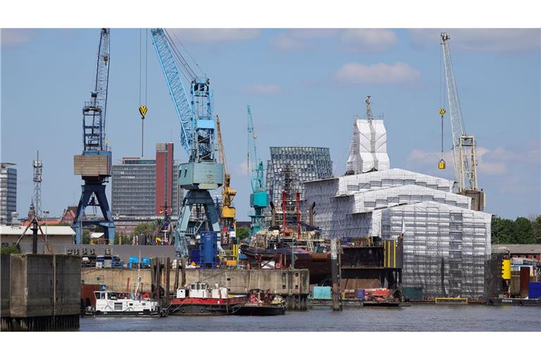 Die Schiffbau- und Meerestechnikbranche beschäftigt bundesweit rund 200.000 Menschen und setzt pro Jahr insgesamt rund 40 Milliarden Euro um.