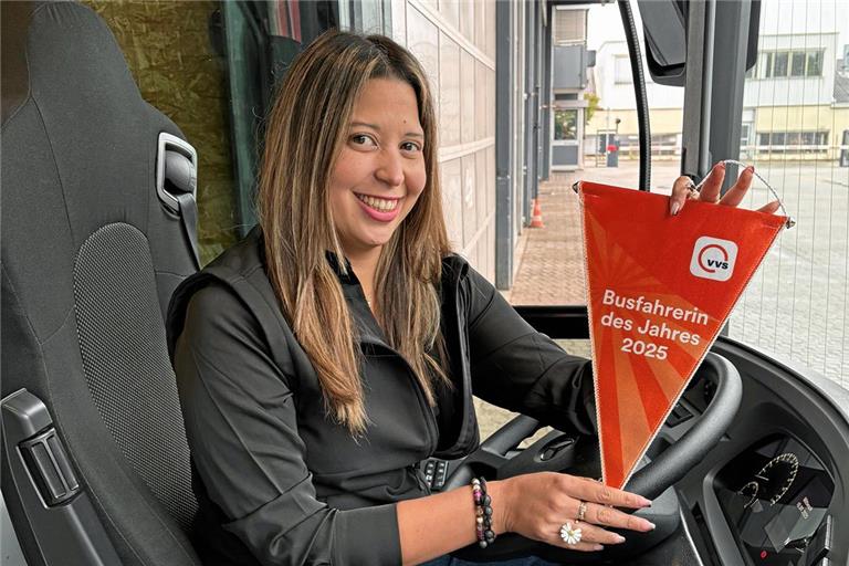 Die schlechte wirtschaftliche Lage in ihrer Heimat hat sie zum Auswandern bewogen. Als Busfahrerin hat Mariana Martin Bolivar ihren Traumjob gefunden. Foto: VVS