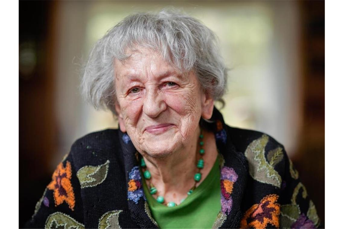 Autorin Noll vermisst in Corona-Zeiten „geneigtes Publikum“ Die Schriftstellerin Ingrid Noll. Foto: Uwe Anspach/dpa/Archivbild