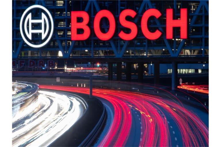 Die schwächelnde Nachfrage nach Autos bremst auch die Geschäfte des Zulieferers Bosch. Foto: Sebastian Gollnow/dpa
