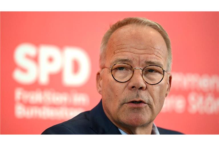 Die schwarz-rote Bundesregierung hat es bisher vermieden, sich eindeutig zur Völkerrechtsfrage zu positionieren.