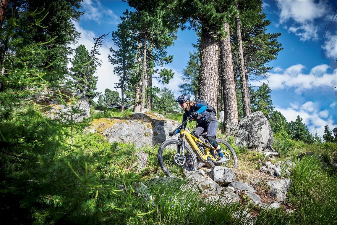 E-Bike-Bloggerin aus Backnang fährt mit Antrieb über die Berge Die Schweiz ist ein beliebtes Gebiet bei Bikern.