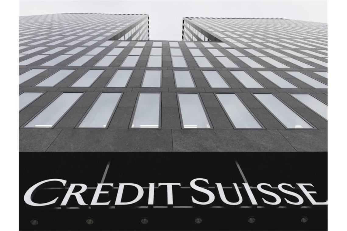 Bericht: Credit Suisse hatte Kriminelle als Kunden Die Schweizer Bank Credit Suisse soll kriminelle Kunden haben. Foto: Gaetan Bally/KEYSTONE/dpa