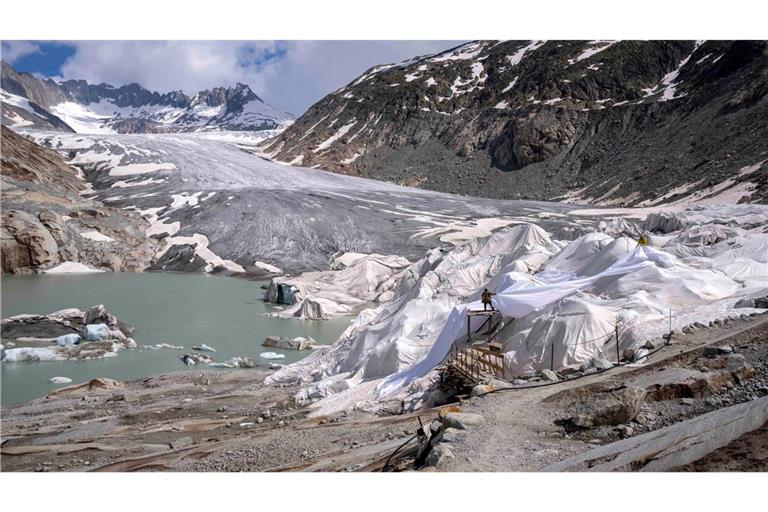 Die Schweizer Gletscher haben innerhalb von zehn Jahren ein Viertel ihrer Eismasse verloren (Archivbild)