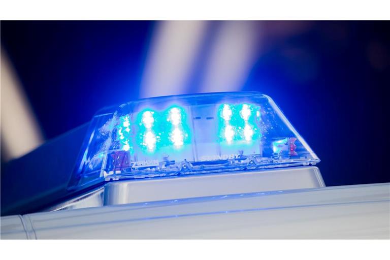 Die Schweizer Polizei befürchtet Verletzte bei der Entgleisung des Zuges. (Symbolbild)