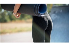 Die Scrunch Leggings   sind  die logische Fortführung der normalen Leggings, präzisieren sie schließlich den Gedanke der zweiten Haut.