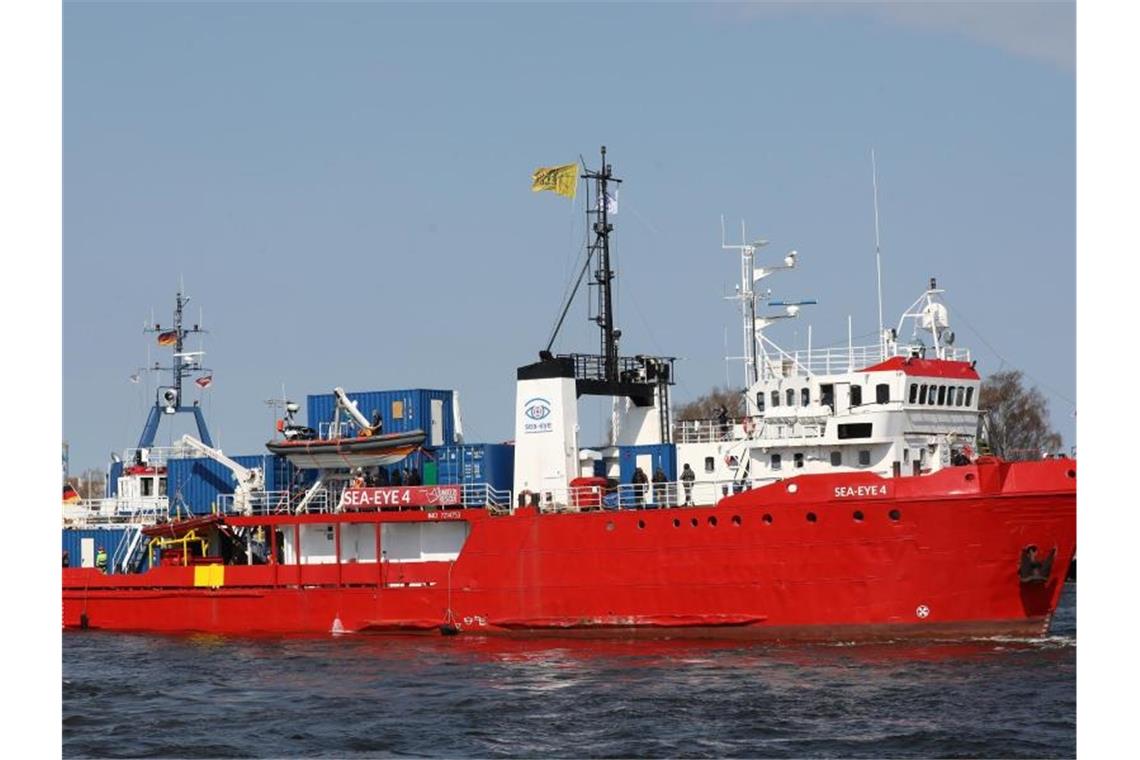 Die „Sea-Eye 4“ hatte bei ihrem zurückliegenden Einsatz im Mai nach eigenen Angaben 408 Bootsmigranten aus dem zentralen Mittelmeer gerettet. (Archivbild). Foto: Bernd Wüstneck/dpa-Zentralbild/dpa