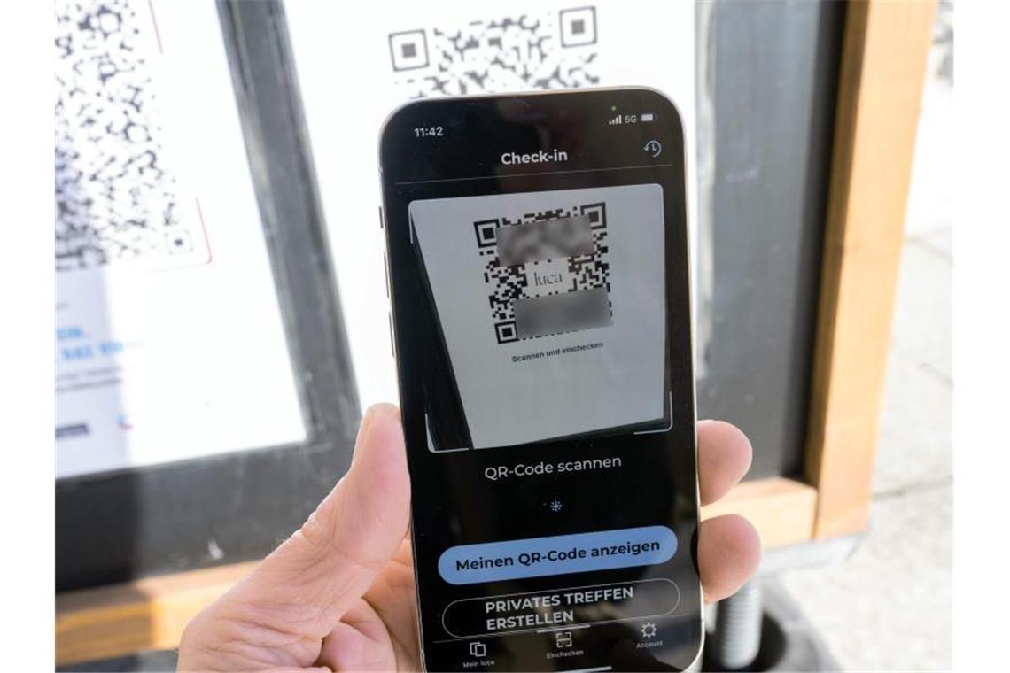 Baden-Württemberg loggt sich bei Luca-App aus Die Seite einer Lucca App. Foto: Bernd Weißbrod/dpa/Illustration