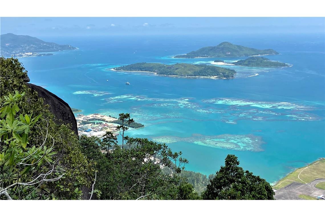 Die Seychellen sind bei Urlaubern für ihre weißen Sandstrände und Korallenriffe beliebt. (Archivbild)