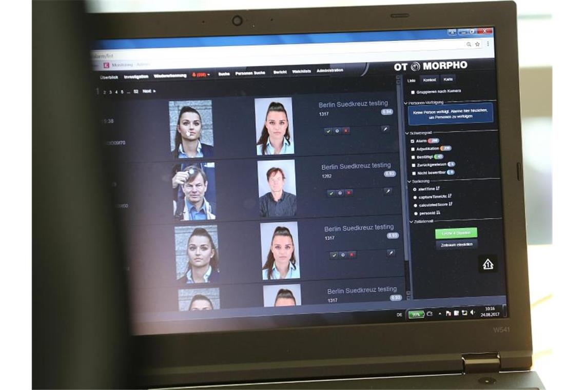 FDP will „Recht auf Anonymität“ in der Öffentlichkeit Die Software zur Gesichtserkennung am Bahnhof Südkreuz in Berlin. Foto: picture alliance / Wolfgang Kumm/dpa