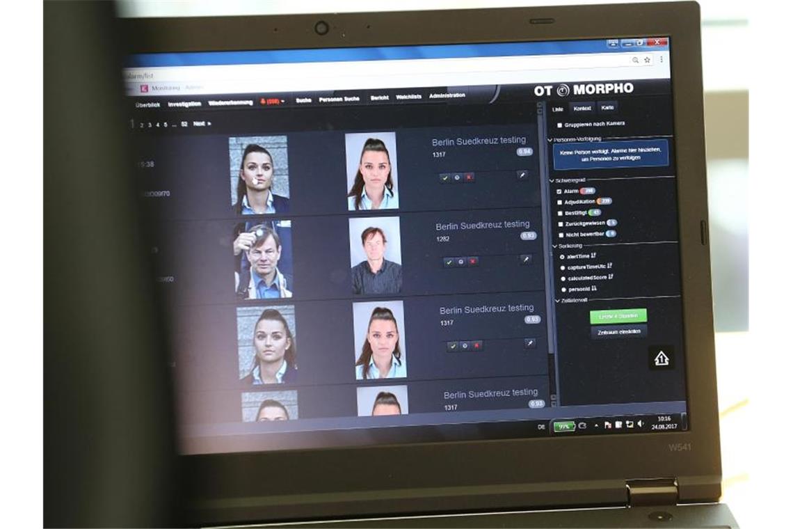 Die Software zur Gesichtserkennung am Bahnhof Südkreuz in Berlin. Foto: picture alliance / Wolfgang Kumm/dpa