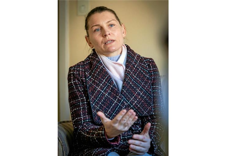Die Sorge um ihre Familie bestimmt in diesen Zeiten den Alltag Olga Arlts .Foto: A. Becher