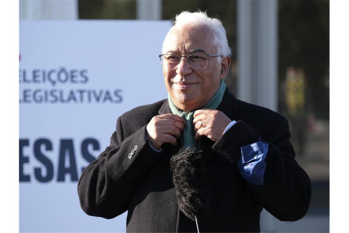 Absolute Mehrheit: Wahltriumph der Sozialisten in Portugal Die sozialdemokratisch orientierte PS von Ministerpräsident António Costa hat die Wahl in Portugal gewonnen. Foto: Paulo Duarte/AP/dpa