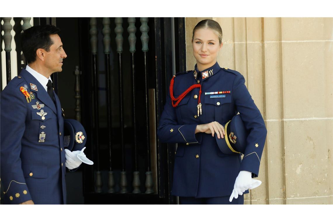 Die spanische Kronprinzessin tritt in die Fliegerakademie ein.