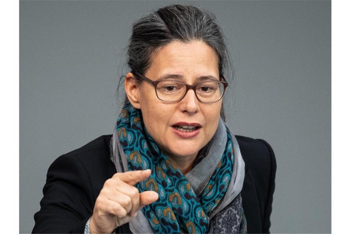 Zweite Bewerbung: Lauterbach und Scheer wollen SPD führen Die SPD-Umweltpolitikerin Nina Scheer will gemeinsam mit Karl Lauterbach die SPD führen. Foto: Fabian Sommer