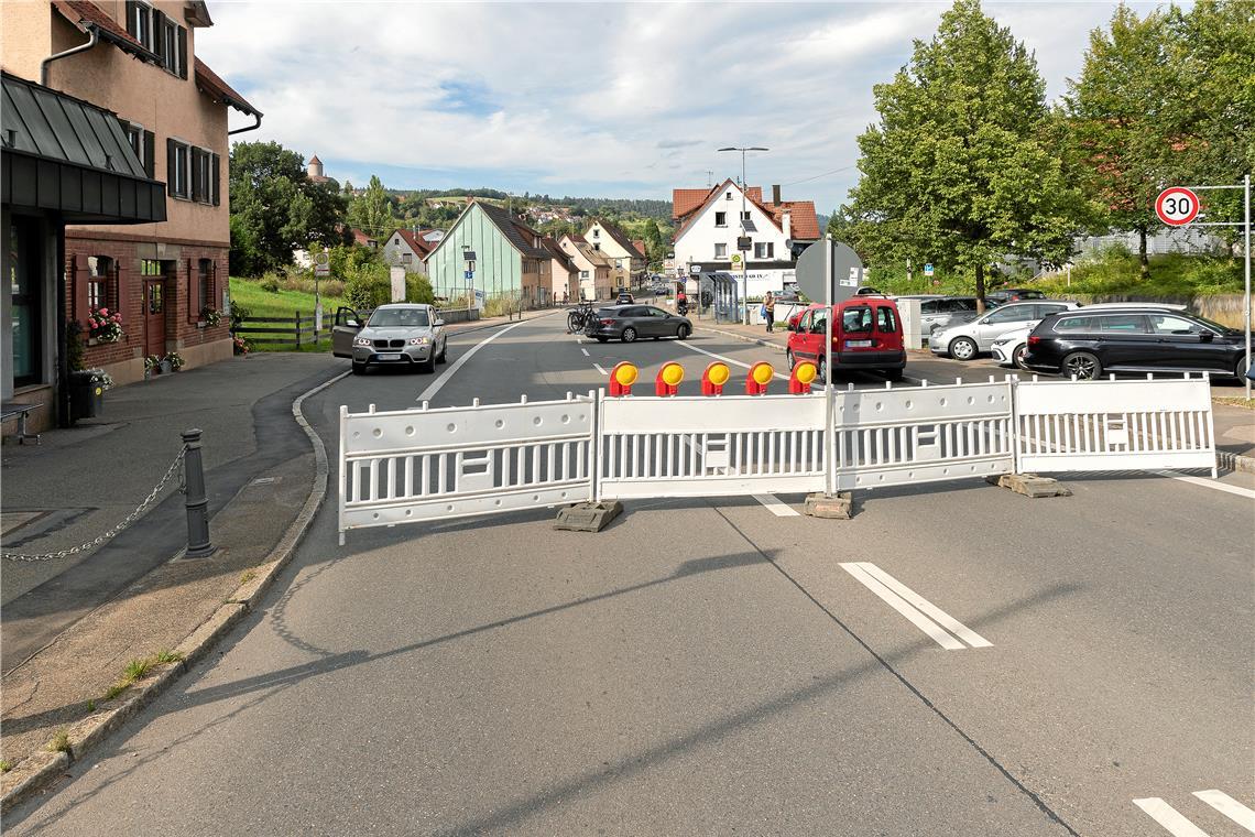 Zeitweise Chaos am ersten Tag der B-14-Sperrung Die Sperrung in Oppenweiler sorgt am Freitag bei zahlreichen Autofahrern für reichlich Verwirrung. Foto: Jörg Fiedler