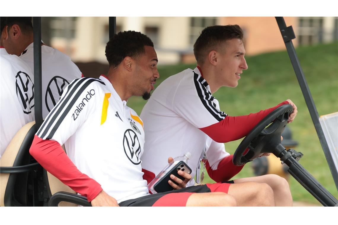 Die Spieler der deutschen Nationalmannschaft spendieren 600 Fans die Fahrt ins Stadion.