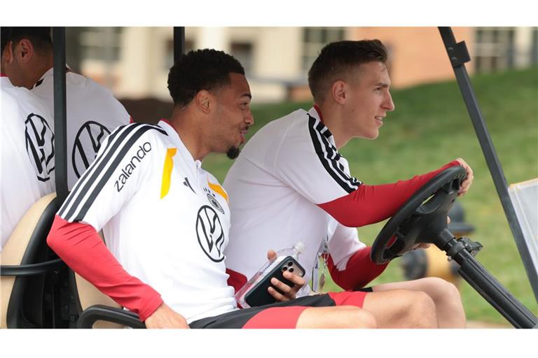 Die Spieler der deutschen Nationalmannschaft spendieren 600 Fans die Fahrt ins Stadion.