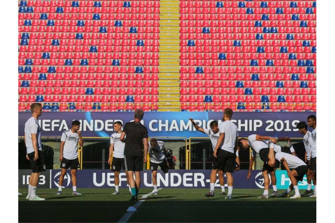 Die Spieler der deutschen U21 wollen durch einen Sieg über Rumäniens Überraschungsteam ins EM-Endspiel. Foto: Cezaro De Luca