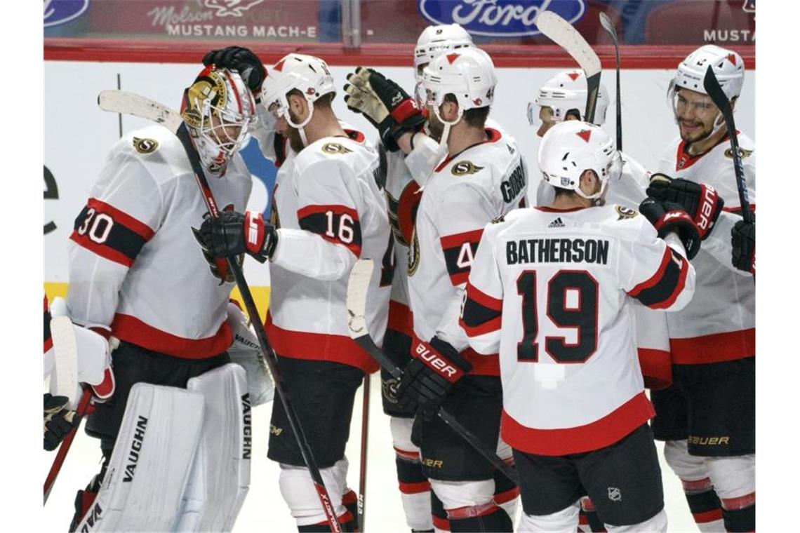 Stützle mit drei Scorerpunkten bei Sieg gegen Montreal Die Spieler der Ottawa Senators feiern. Foto: Paul Chiasson/The Canadian Press via ZUMA/dpa