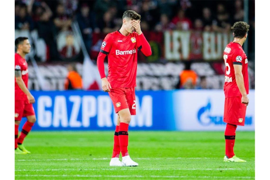 Leverkusen mit peinlichem Auftakt-Patzer gegen Lok Moskau Die Spieler von Bayer Leverkusen hadern mit der Niederlage gegen Lokomotive Moskau. Foto: Rolf Vennenbernd