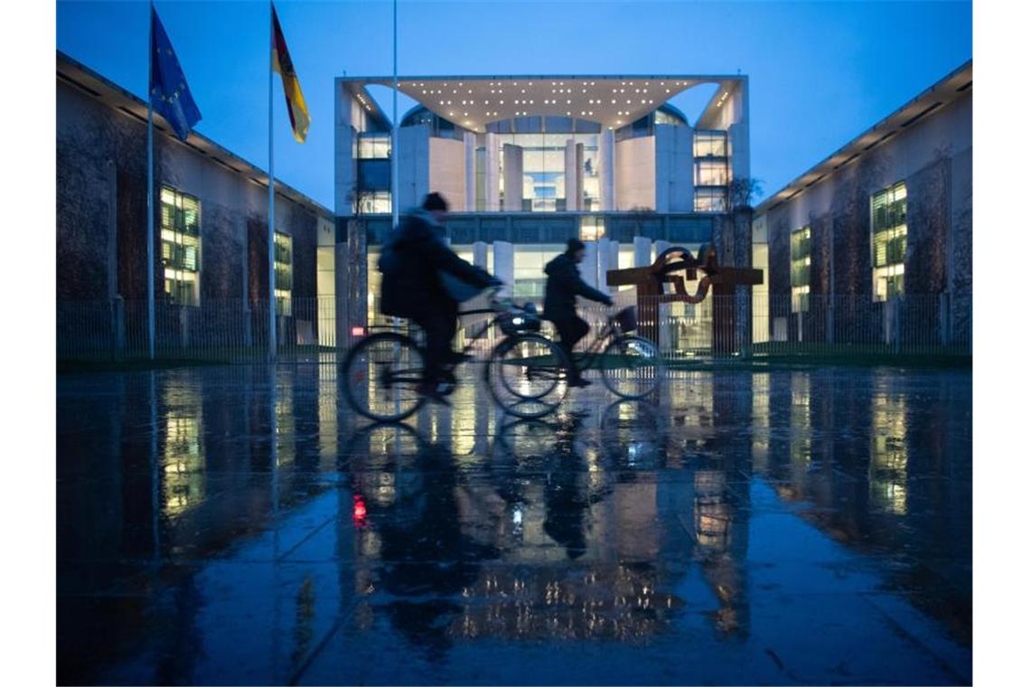 Breite Kritik an Koalitionsbeschlüssen für Corona-Hilfen Die Spitzen von CDU/CSU und SPD vereinbarten eine milliardenschwere Unterstützung für Familien, Geringverdiener, Unternehmen, Gastronomie und Kultur. Foto: Dorothée Barth/dpa