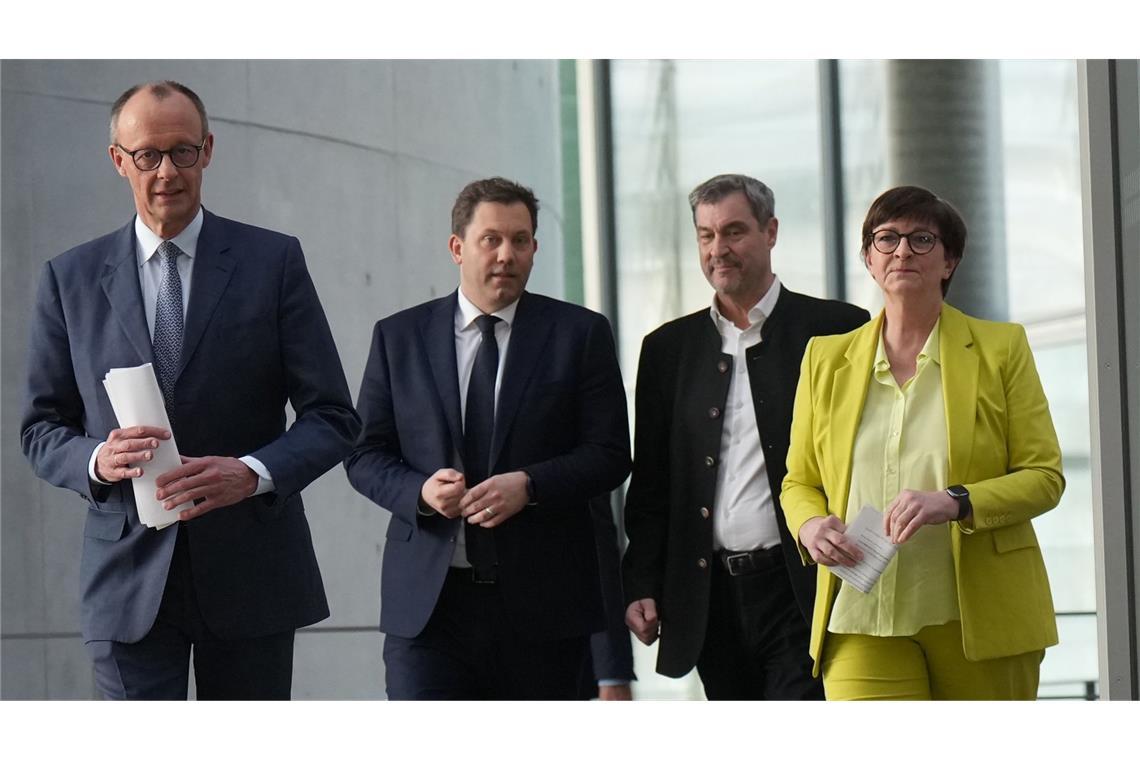 Union und SPD planen laut Bericht keine Steuererhöhungen Die Spitzen von Union und SPD verhandeln am Mittwoch noch über letzte Details des Koalitionsvertrags.