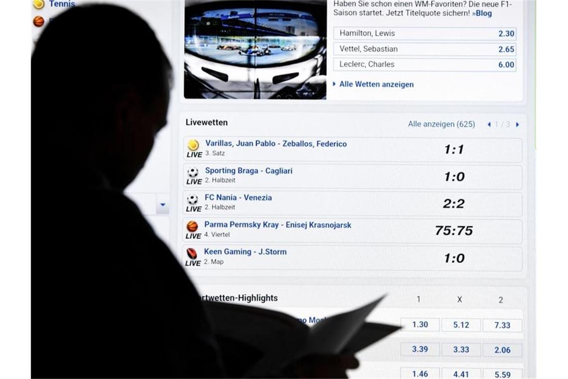 Sportwetten: Boom-Branche kämpft ums Überleben Die Sportwetten-Branche steckt angesichts der fehlenden Veranstaltungen in einer Krise. Foto: Carsten Rehder/dpa