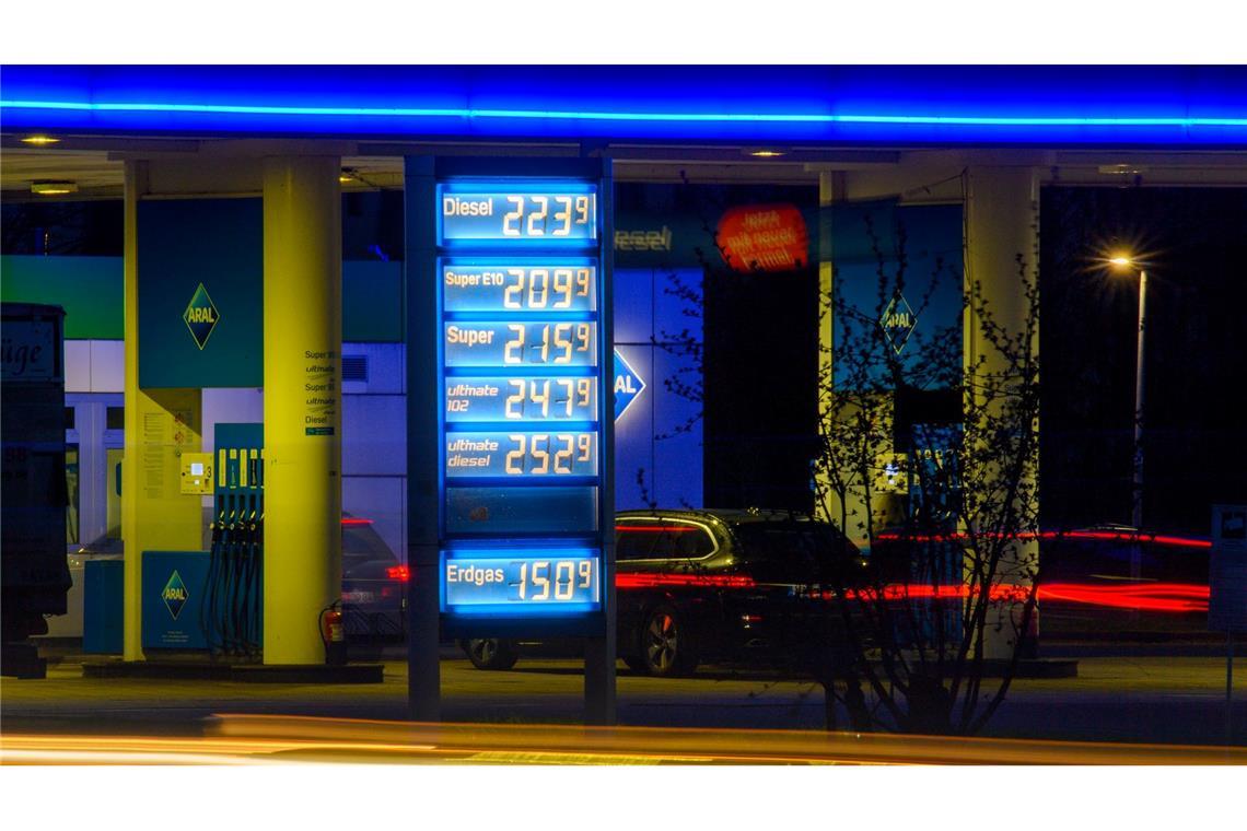 Die Spritpreise geben seit einigen Tagen nach. (Archivbild)