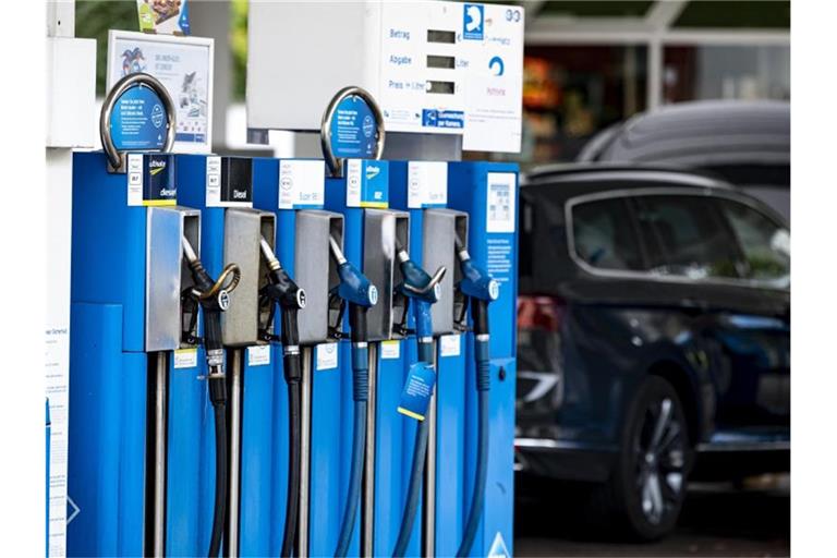 Die Spritpreise haben stark angezogen. Foto: Fabian Sommer/dpa
