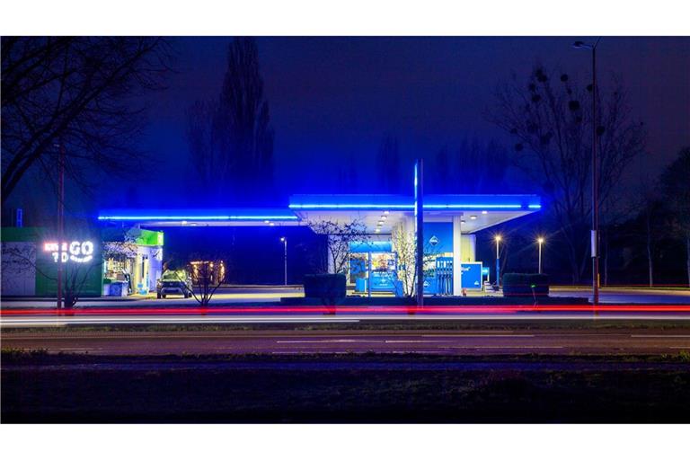 Die Spritpreise sind den zweiten Tag in Folge gesunken.