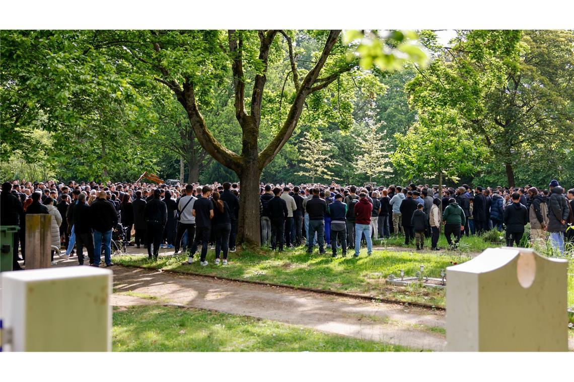 Rapper Xatar in Bonn beigesetzt Die Staatsanwaltschaft hat ein sogenanntes Todesermittlungsverfahren eingeleitet.