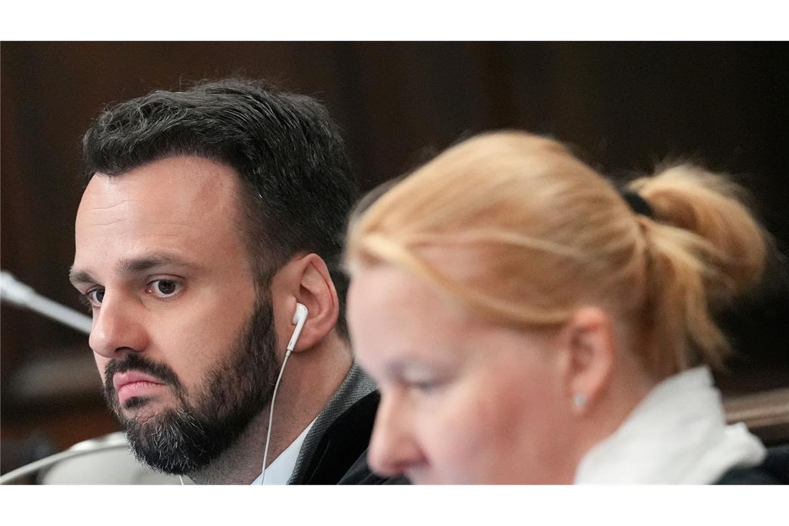 Die Staatsanwaltschaft ist von der Schuld der insgesamt sieben Angeklagten überzeugt.