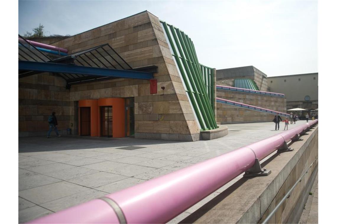 Staatsgalerie will mit Impressionismus die Sinne anregen Die Staatsgalerie in Stuttgart von Außen. Foto: Daniel Naupold/dpa/Archiv