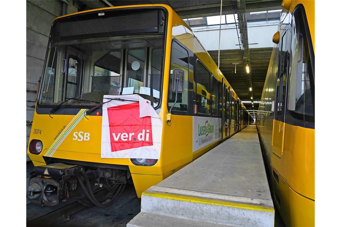 Die Stadtbahnen bleiben am Montag im Depot.