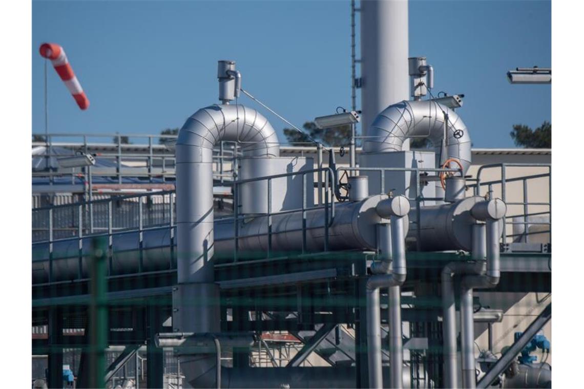 Energiepreise belasten Wirtschaft und Verbraucher Die stark gestiegenen Energiepreise sind im Alltag deutlich spürbar. Foto: Stefan Sauer/dpa