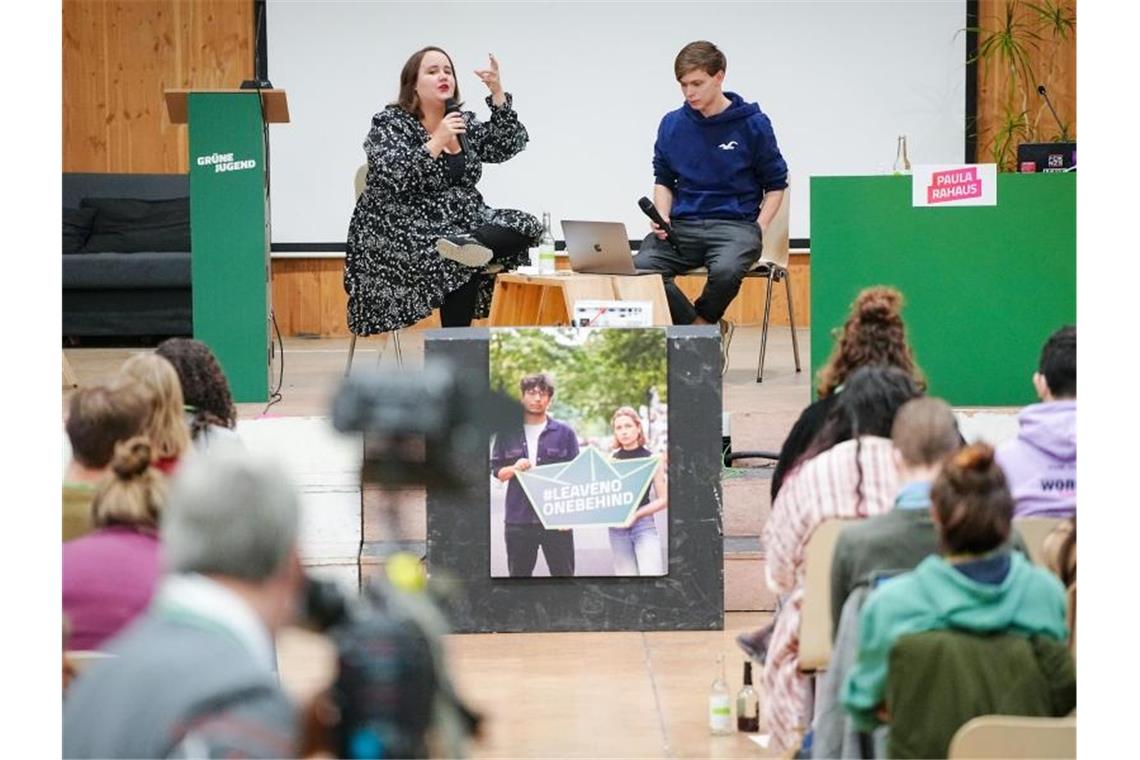 Die stellvertretende Grünen-Bundesvorsitzende Ricarda Lang und der Grüne-Jugend-Chef Timon Dzienus. Foto: Kay Nietfeld/dpa