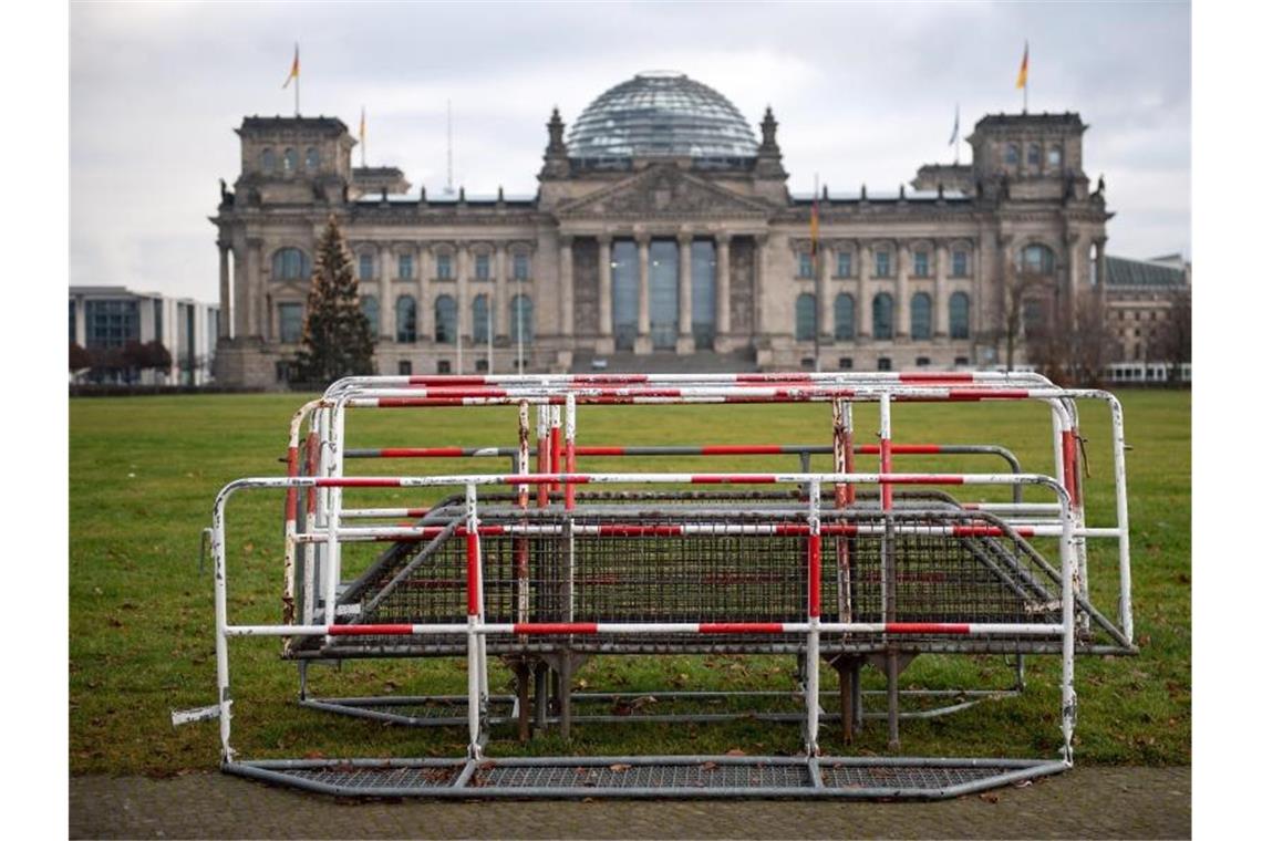 Zwei Hausverbote nach Störaktion im Bundestag